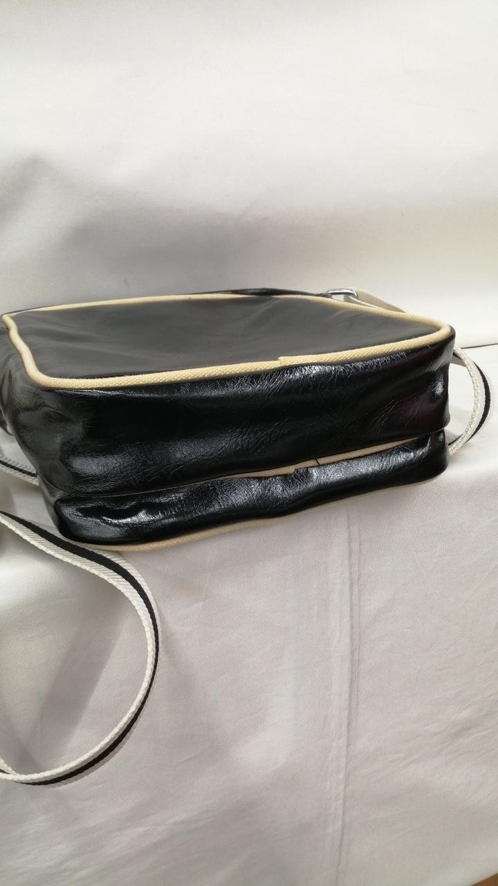 Classic Side Bag Model BLACK FRED PERRY