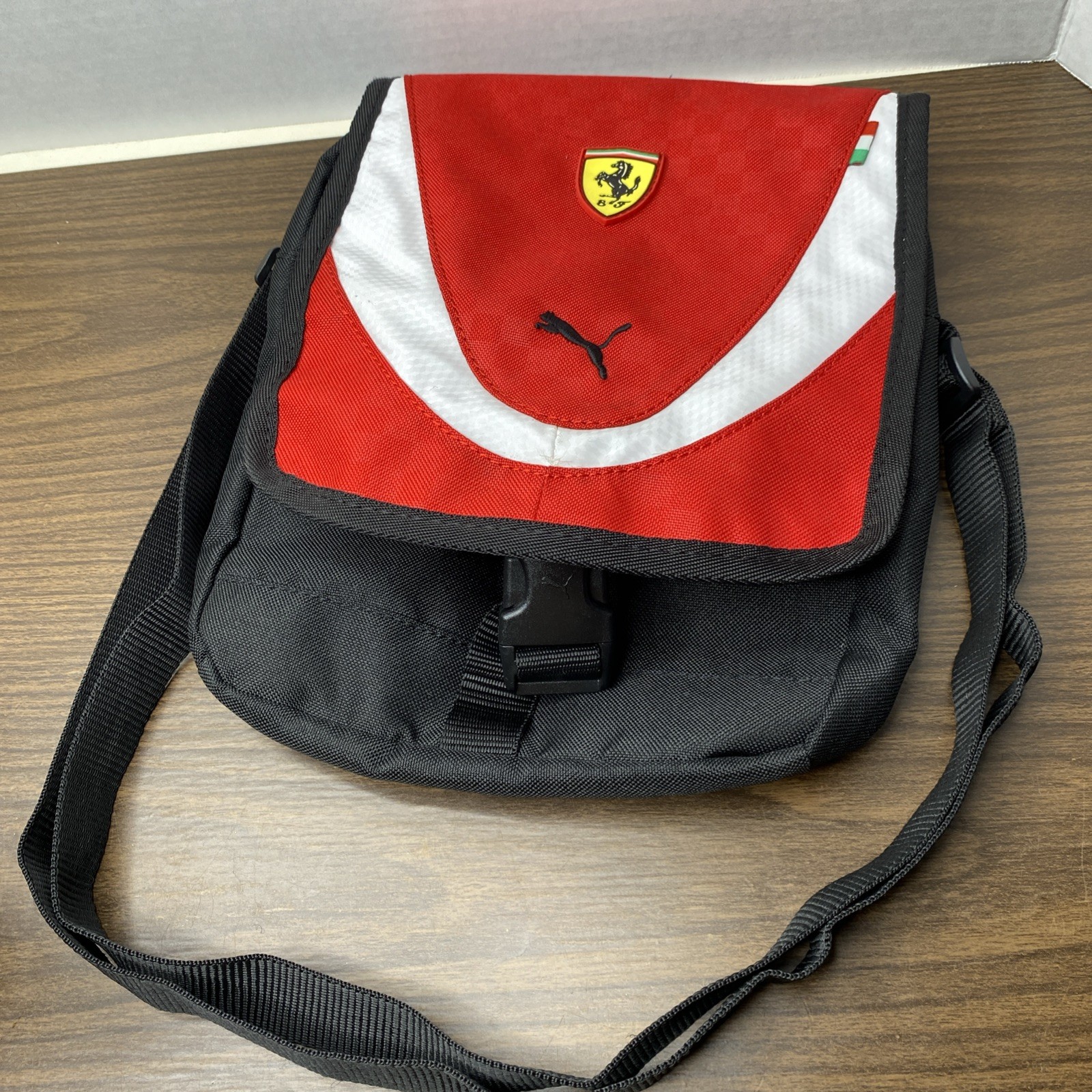PUMA Official Ferrari Men’s Crossbody Bag Brand – Pre-Owned Black Red White