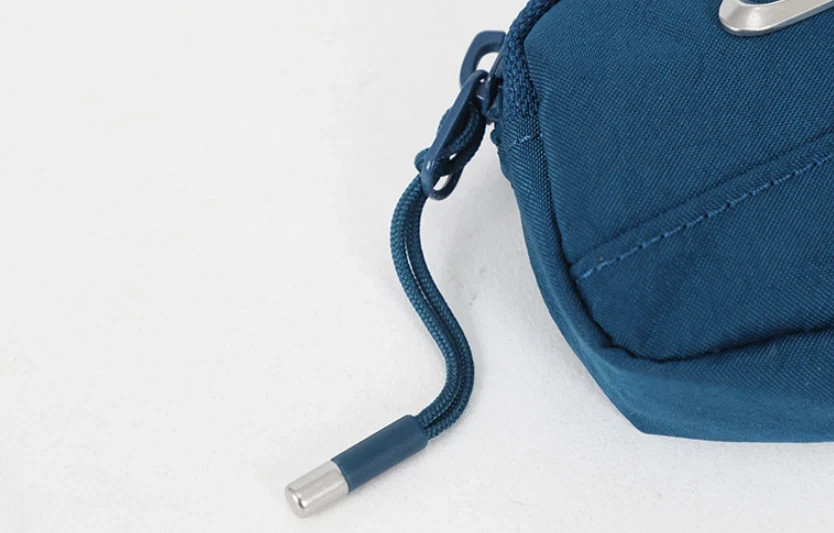 Nike AURA Earbud Case Mini Crossbody Bag Navy Unisex Zip Pouch II5123-408