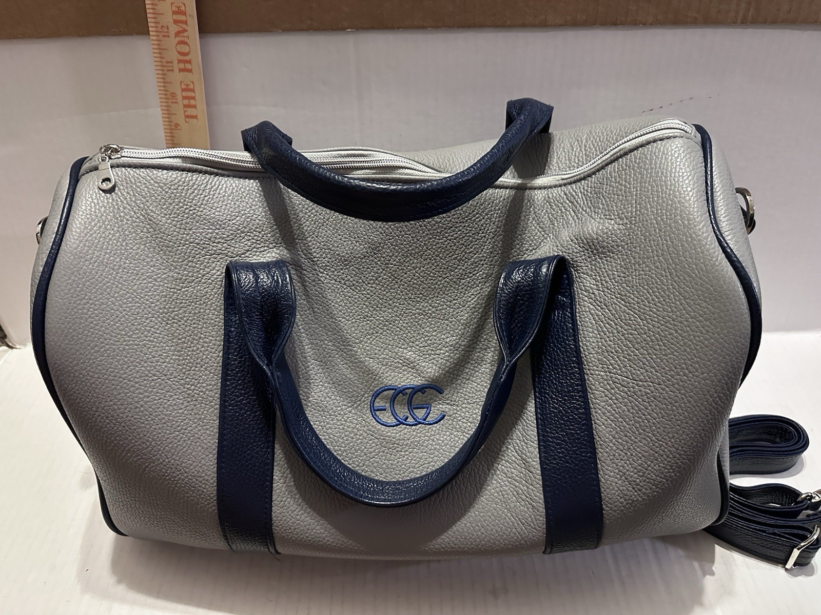 Iliac Golf Pebbled Leather Gray And Navy Duffle Bag READ DESCRIPTION