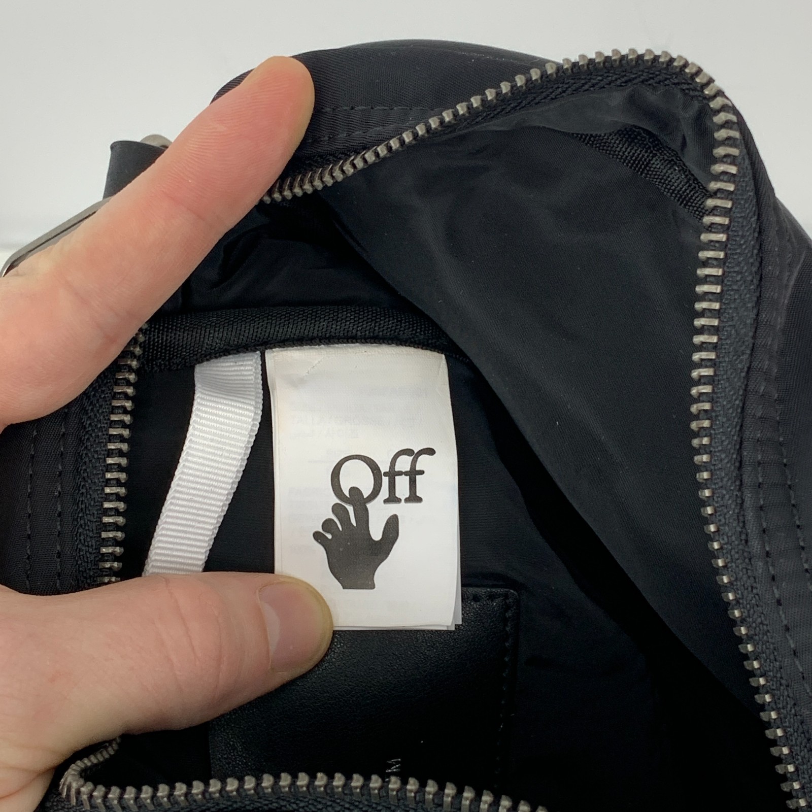 Off-White Logo Print Nylon Zipped Messenger Crossbody Bag Black