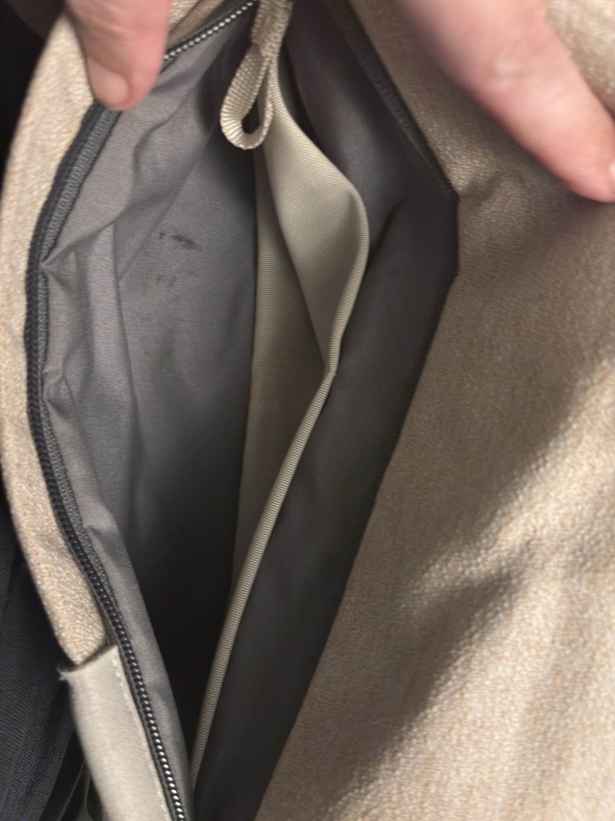 Bellroy Gray Messenger Bag Crossbody Strap Zip/Buckle, Inner Pockets Key Clip