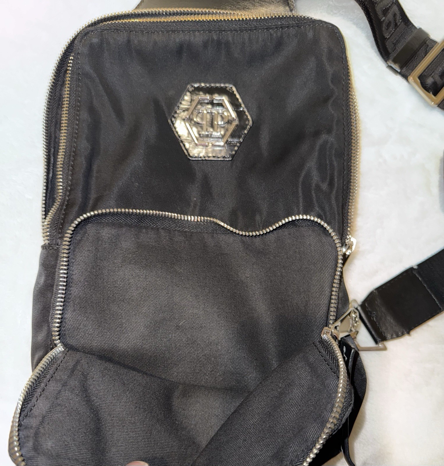 Philipp Plein Hexagon logo plaque shoulder bag READ DESCRIPTION SEE ALL PHOTOS