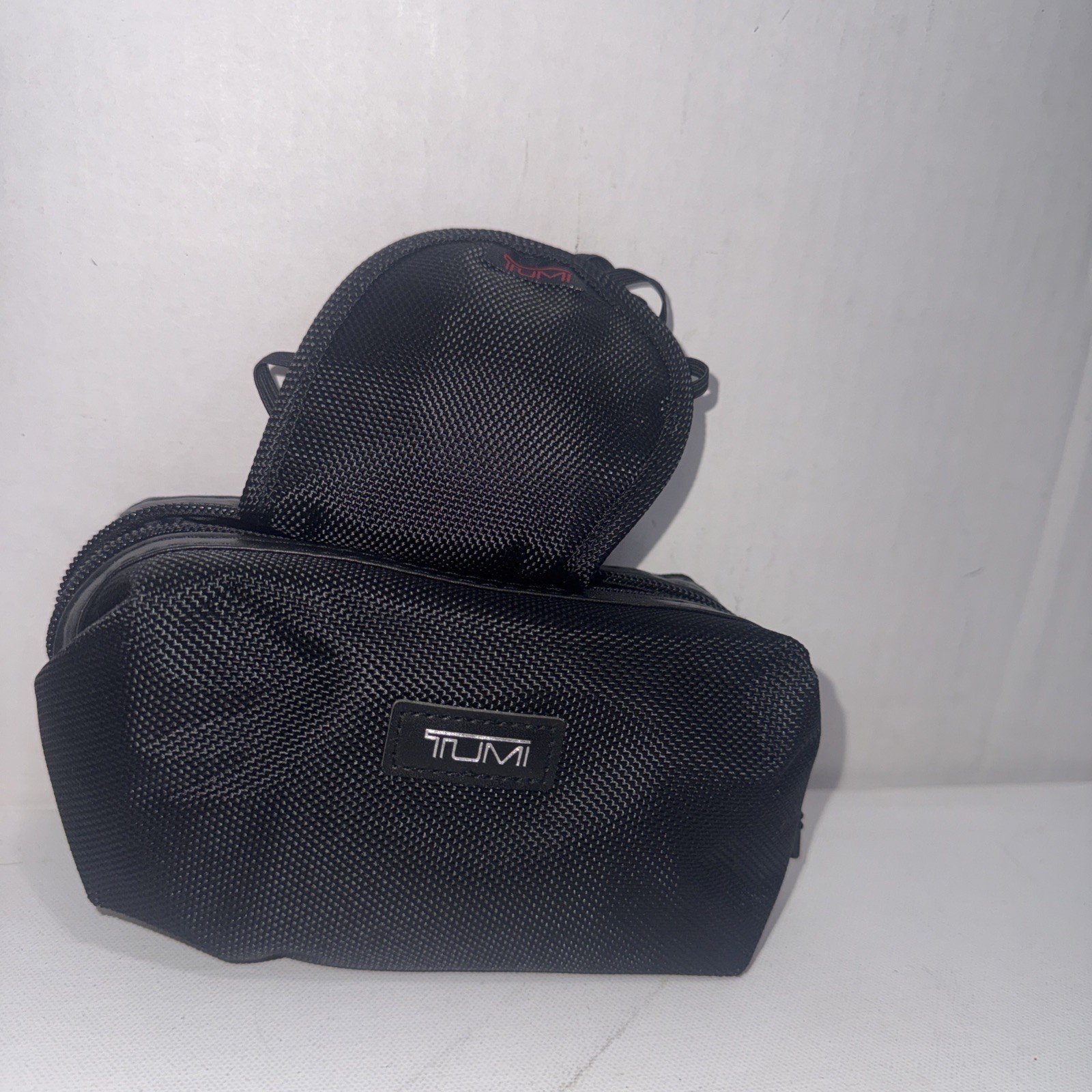 Tumi Delta Accessory Pouch Bag Zip Case Black Makeup Toiletry Travel & Eye Mask