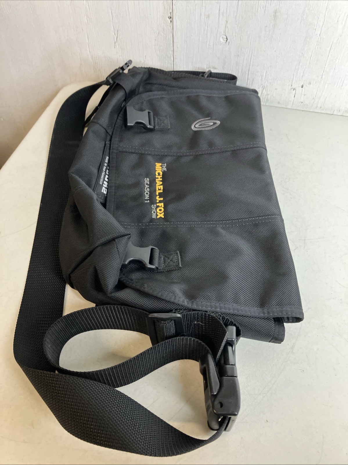 TIMBUK2 Classic Messenger Bag 3 Panel Black Laptop Commuter Michael J Fox Show