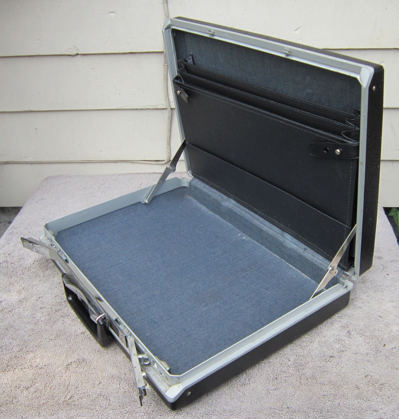 Vintage SAMSONITE BRIEFCASE Attache Case BLACK 18″ x 13″ x 3.5″