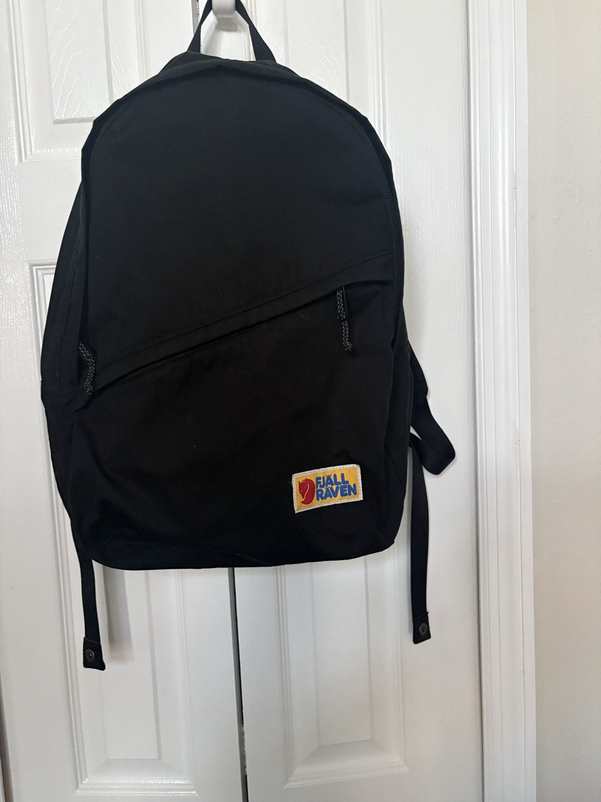 Fjallraven Unisex Vardag 16L Backpack – Black