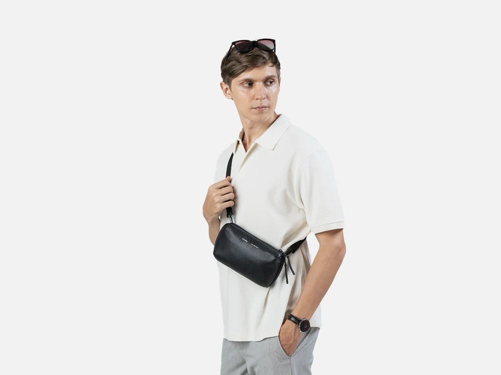 Grams 28 Pebble Leather Essentials Tech Pouch 131 Crossbody Black