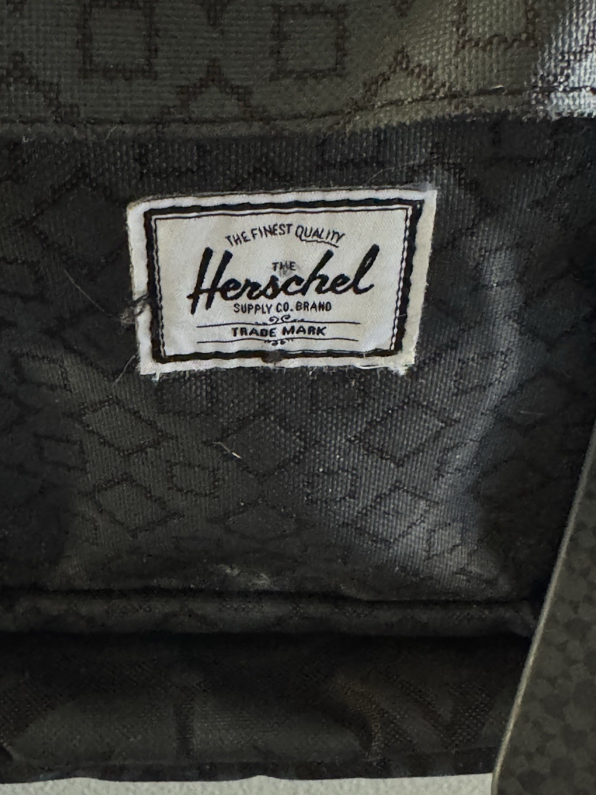 Herschel Little America Laptop Backpack – Mid-volume 17.0L, Black/Tan