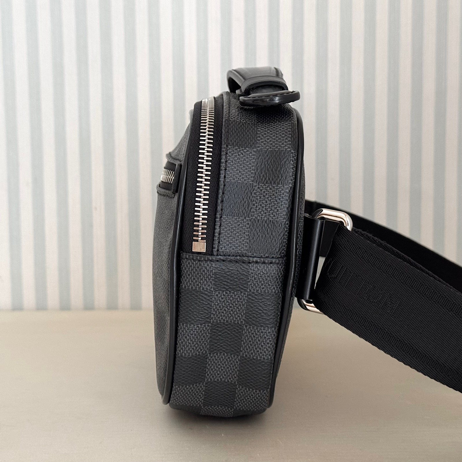 LOUIS VUITTON N41289 Ambler Damier Graphite Canvas Sling Bum Body Bag MB0186