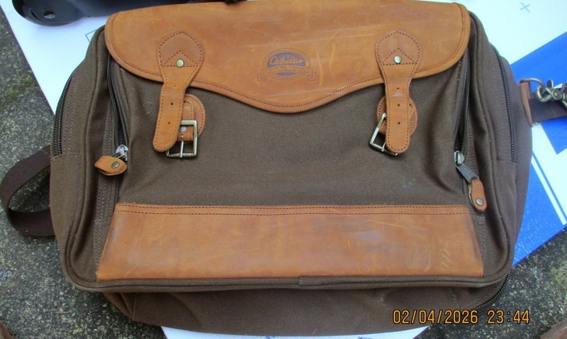 CABELA’S CANVAS AND LEATHER LAPTOP MESSENGER WEEKENDER LUGGAGE BAG