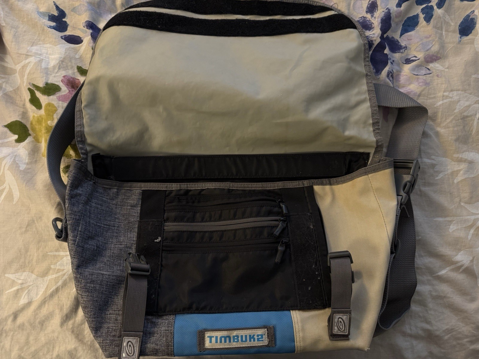 Timbuk2 Medium Colorblock Messenger Bag Blue Gray Beige Buckle Crossbody Pockets