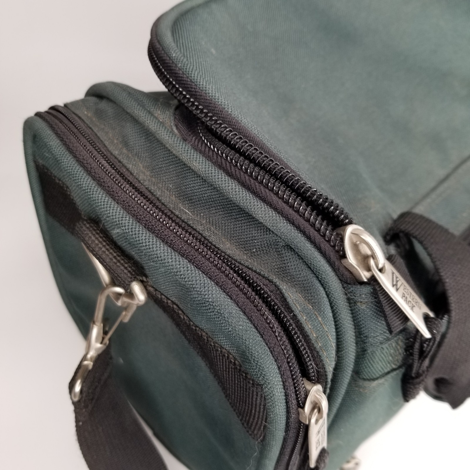 WESTERN PACK Green Mini Duffle Bag, Perfect Mini-Vacation w/ Pockets – Used