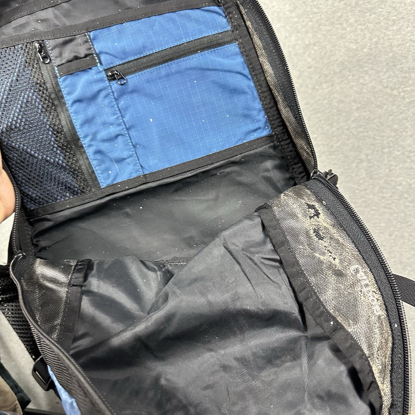 Vintage Arc’teryx Covert Backpack Small Lightweight Black Blue Hiking Day Pack