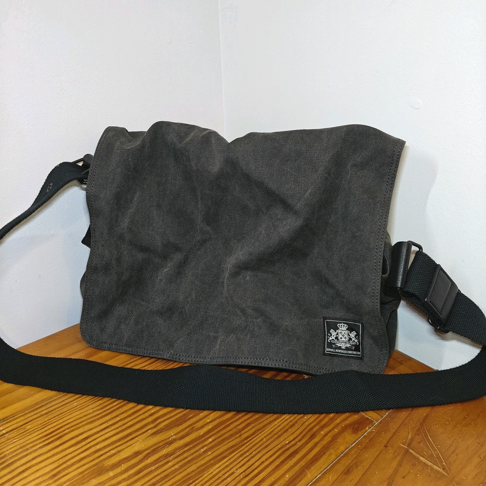 Express Design Studio – 100% Cotton Black Messenger Bag With Adjustable Strap