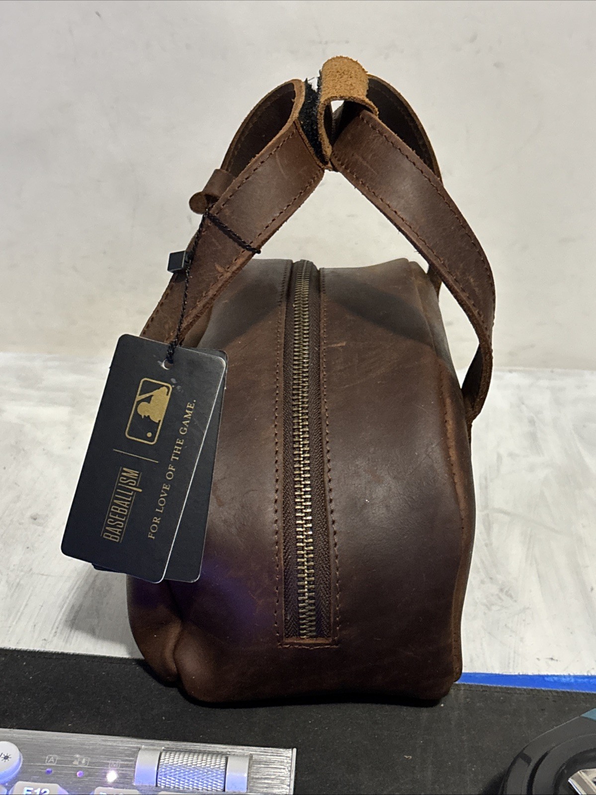 Baseballism Glove Leather Toiletry Bat Bag – MLB New With Imperfections