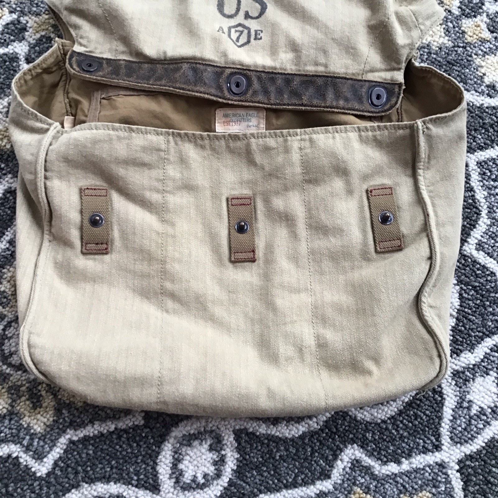 VTG American Eagle Outfitters Canvas Messenger Bag Coyote Tan Red Stripe A7E US