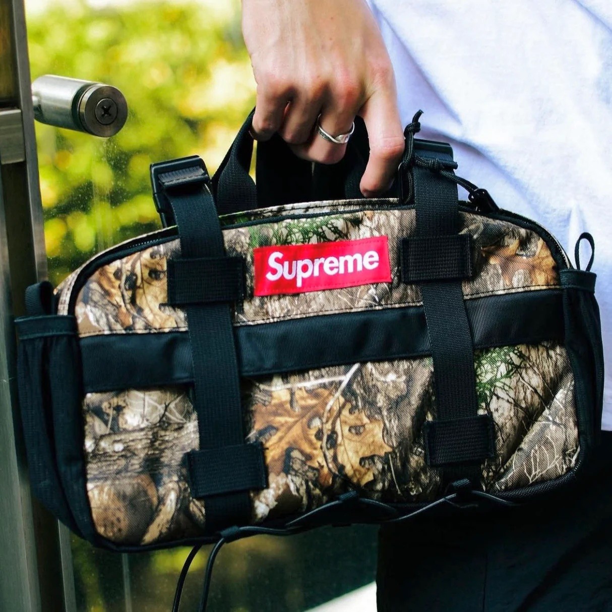 FW19 SUPREME WAIST BAG REAL TREE CAMO NWT
