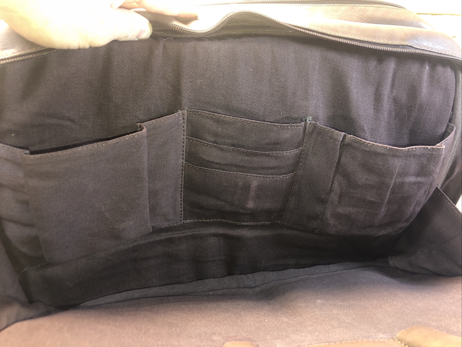 Winn International Distressed Expandable Leather Laptop Case Brown 17”x 13”x 9”