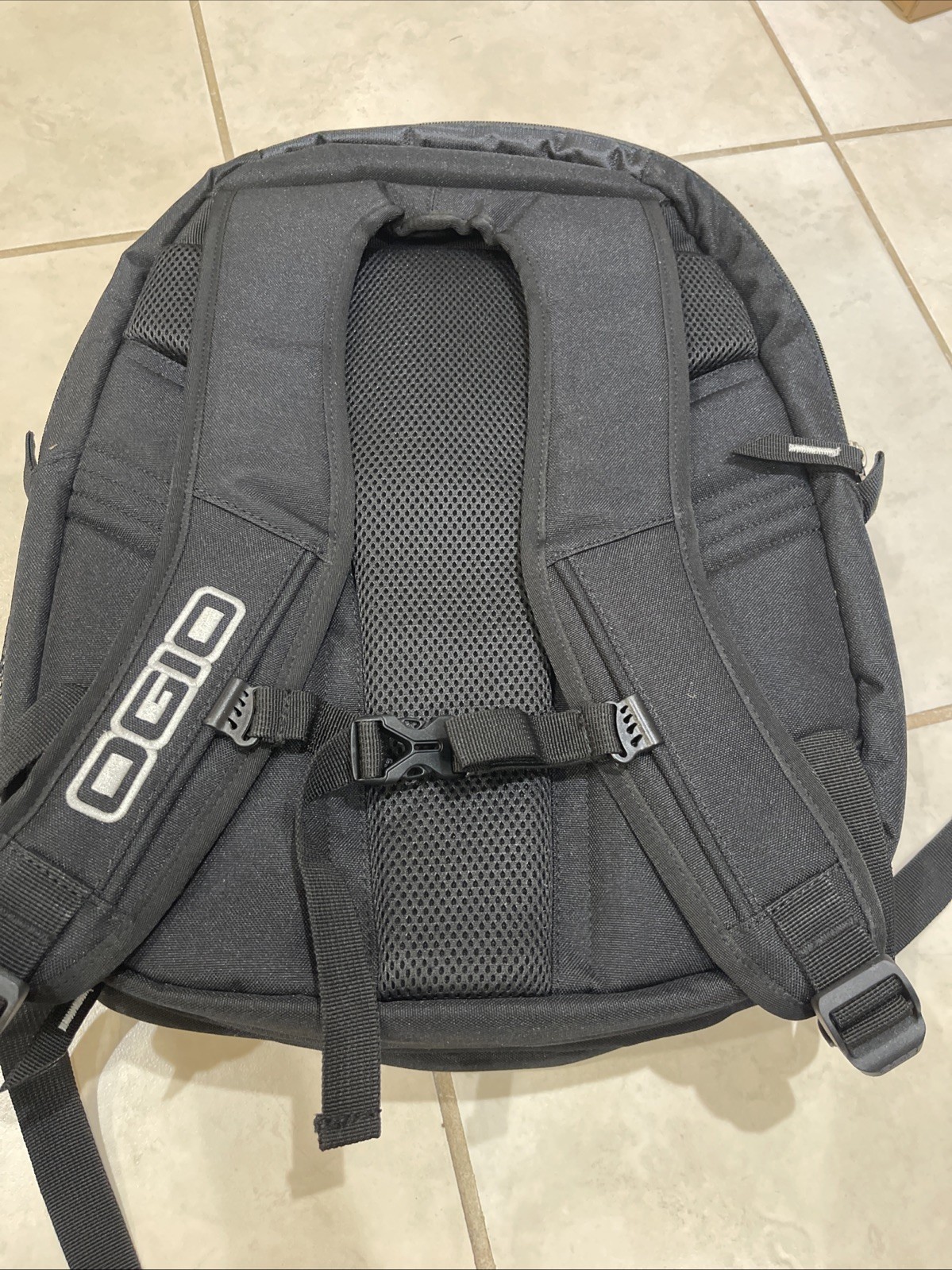 Ogio Juggernaut Backpack Cycle Bag 411043 Fits Most 17″ Laptops – Black NWT