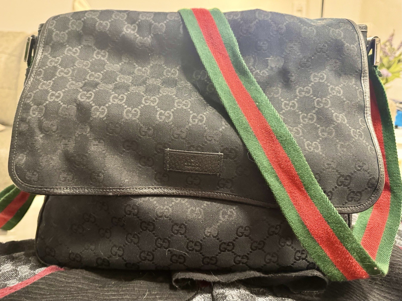 Gucci GG Monogram Canvas Messenger Bag – Perfect Condition vs Others
