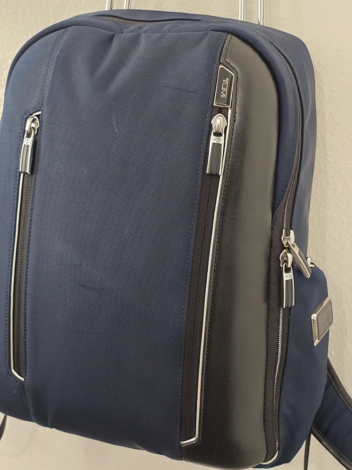 Tumi Arrive Logan Medium Backpack Signature Blue Tumi Arrivé 14.5″x15.5″x5″