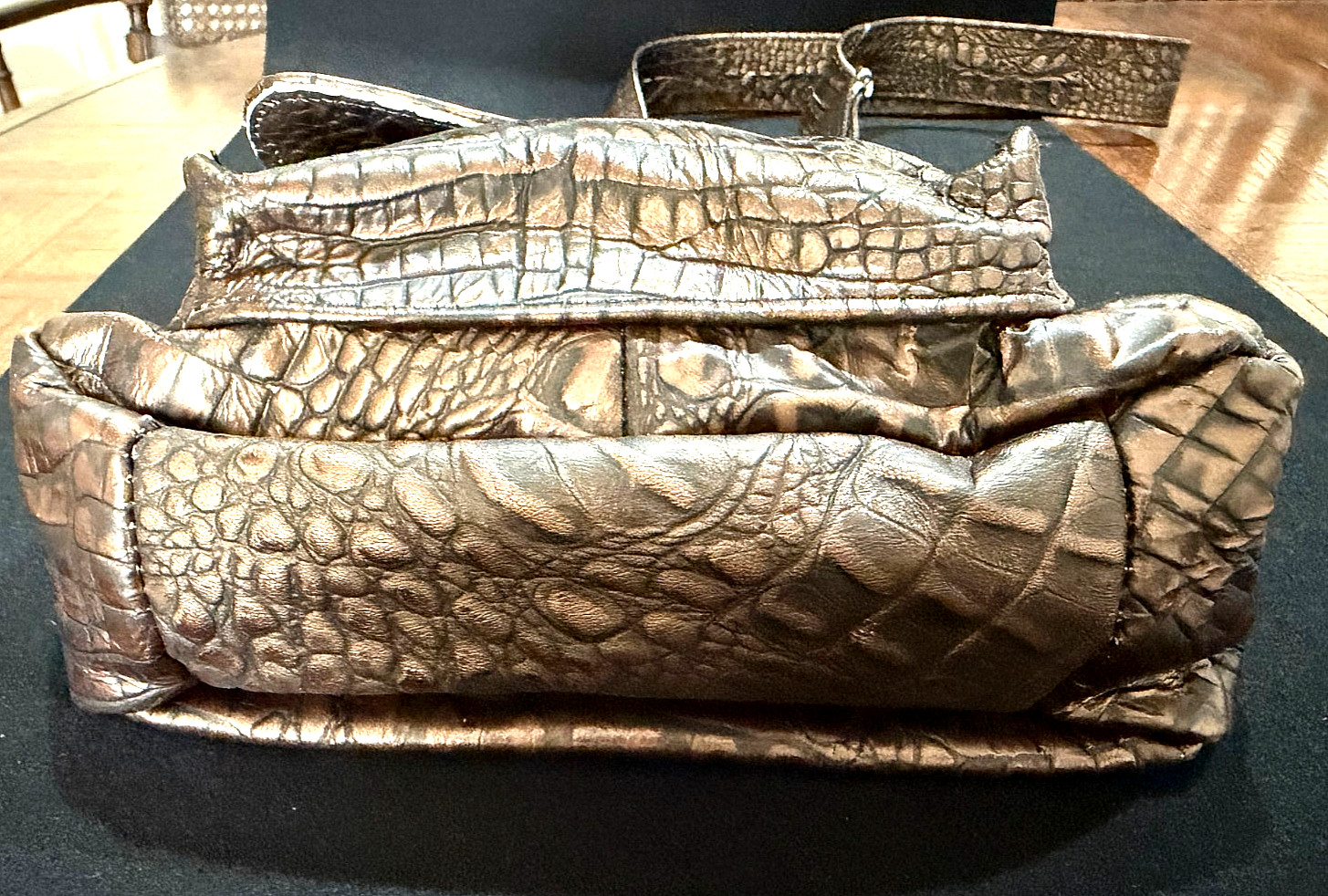 NWT AMORE Sling Backpack Luxury Leather Crocodile Crossbody Bag Sport Daypack!