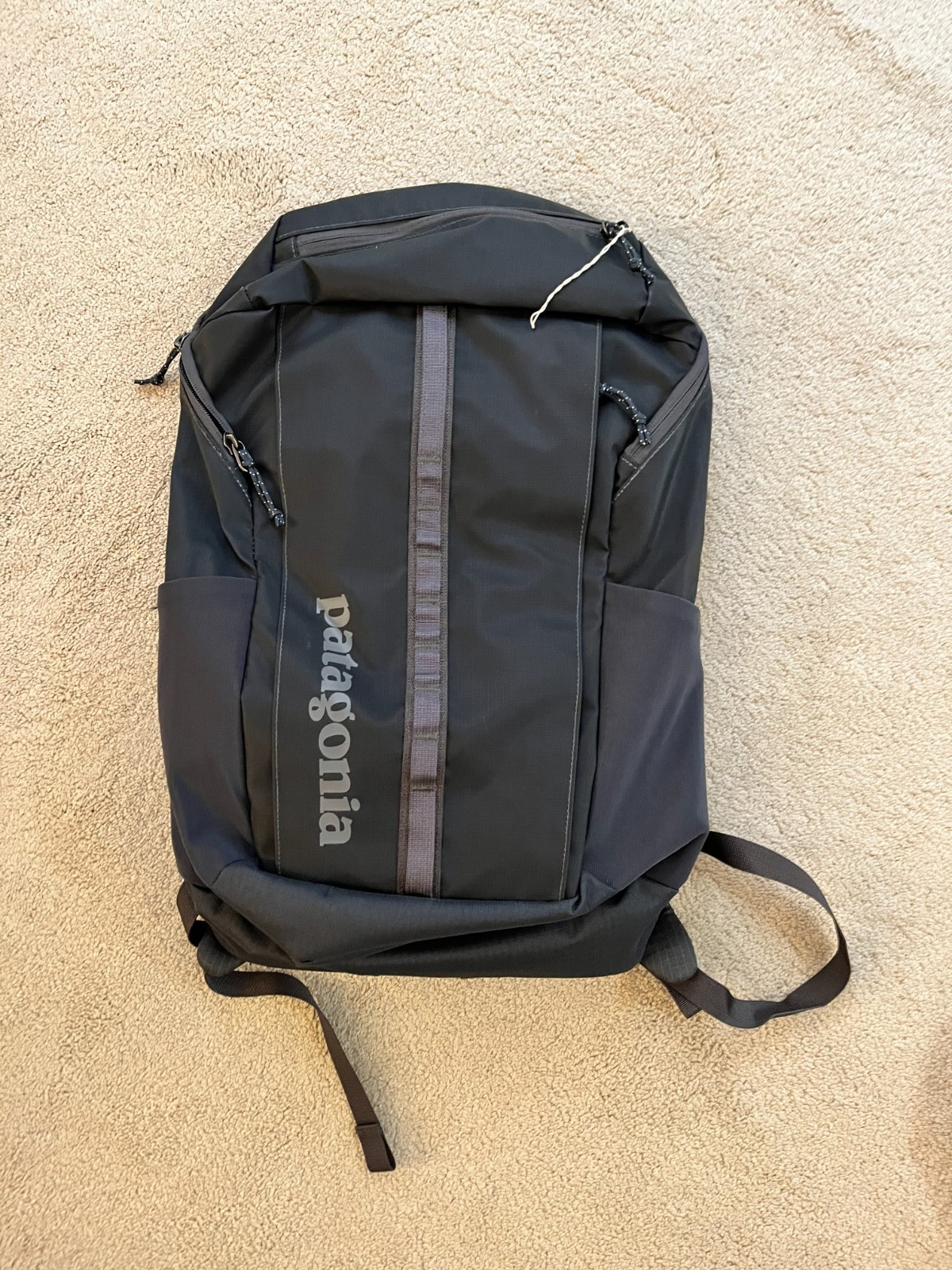 New NWOT Patagonia Black Hole Pack 25L Daypack 49298 Smolder Blue $150 MSRP