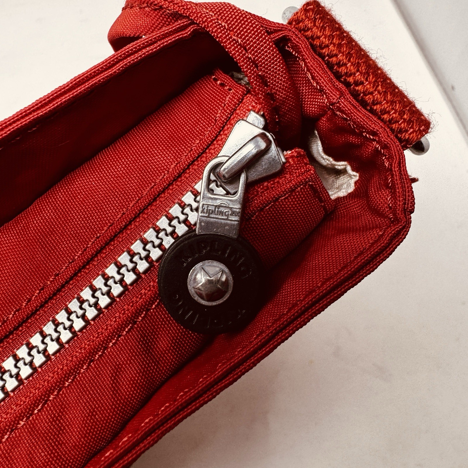 KIPLING HB6799-5RR BAILEY RED DURABLE MULTI USE CROSSBODY BAG