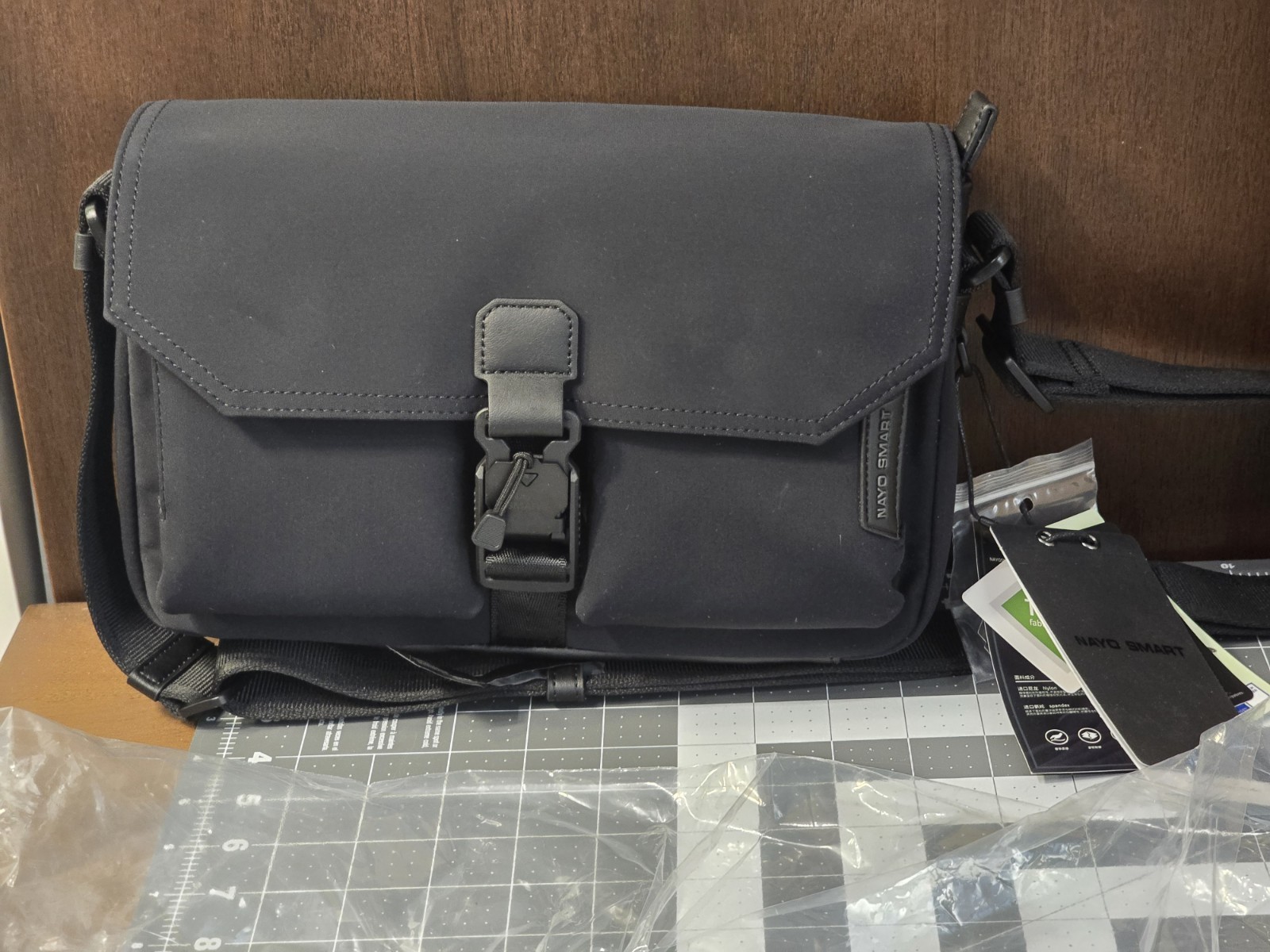 Nayo Smart Herman HL1 NS-HM-HL1B Sling Bag Black 4.2 L Crossbody NA-TEX for Tech