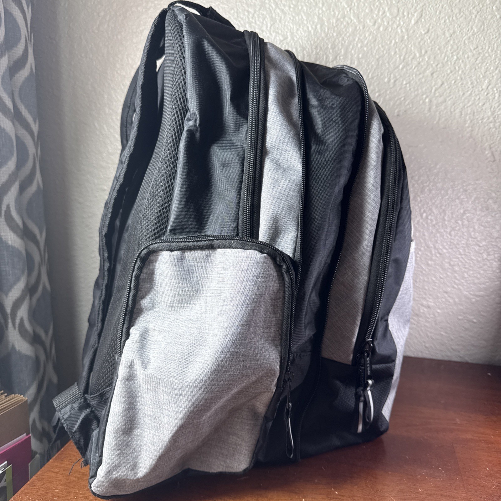 Eastsport Expandable Titan 2.0 Expandable Backpack USB Port Grey Black