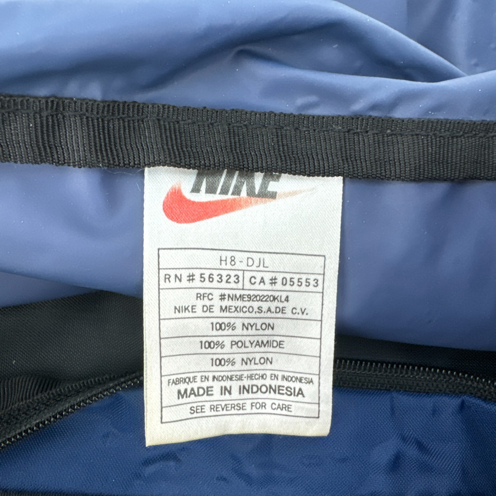 Vtg NIKE Duffle Gym Bag Nylon Blue Black Swoosh Basketball White Tag 90’s Y2K