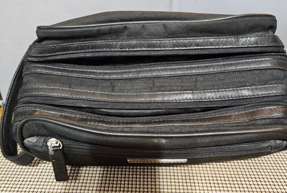 Kenneth Cole Reaction Black Canvas Faux Leather Travel Toiletry Bag. 12×6.5×4.5″