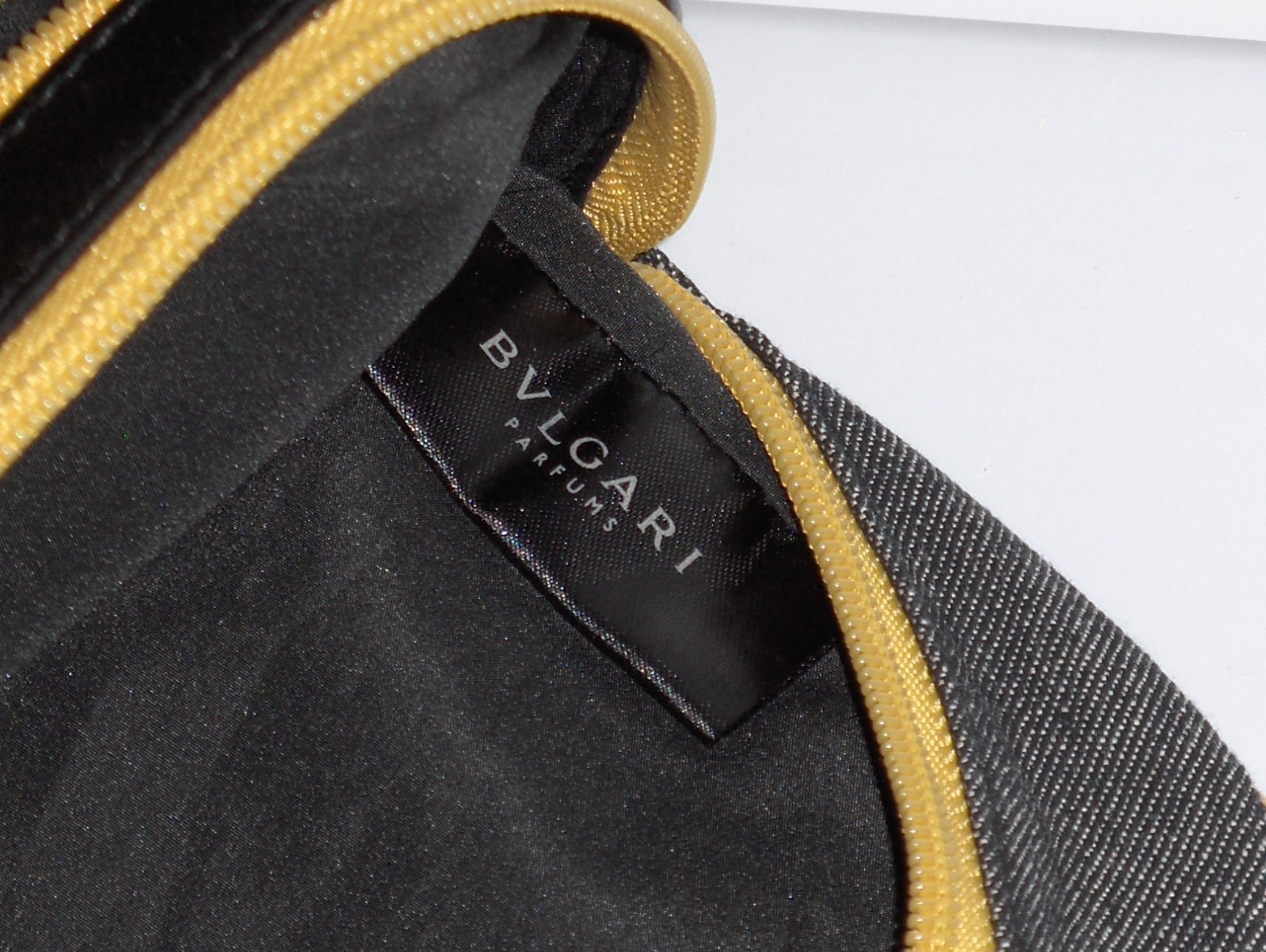 BVLGARI FRAGRANCES Unisex Zip Toiletry Shave Travel Kit Make up Bag, BLACK, New