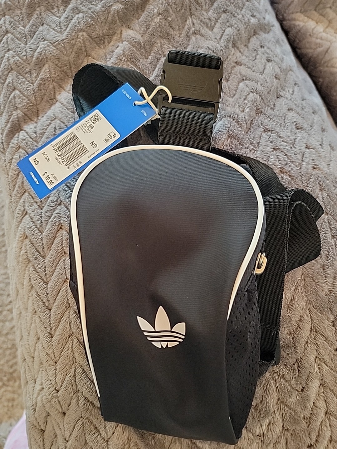 adidas men Adicolor Small Sling Bag