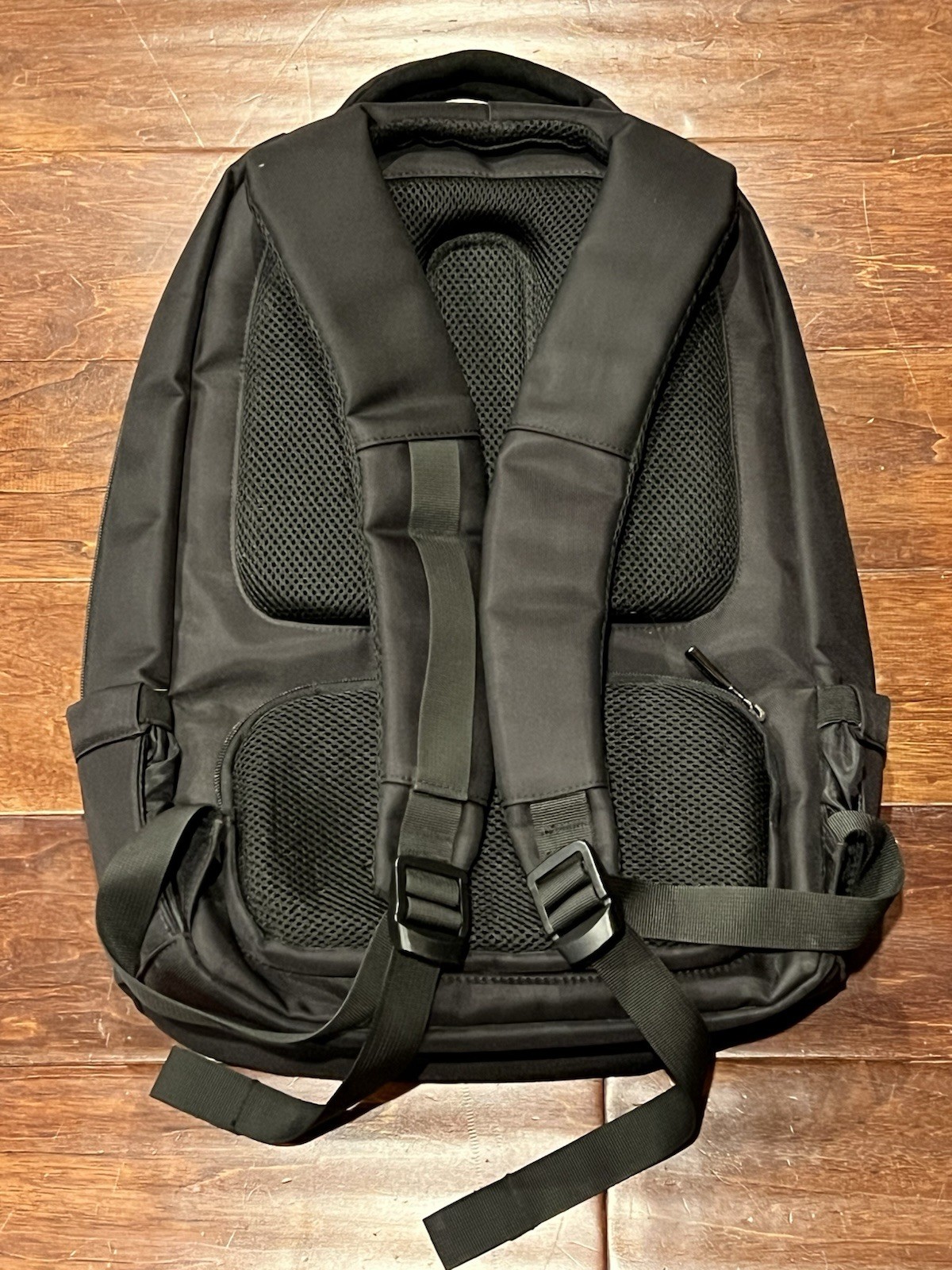Borg Warner Black Gray Multi Zip Pocket 18″ x 12.5″ x 5″ Padded Laptop Back Pack