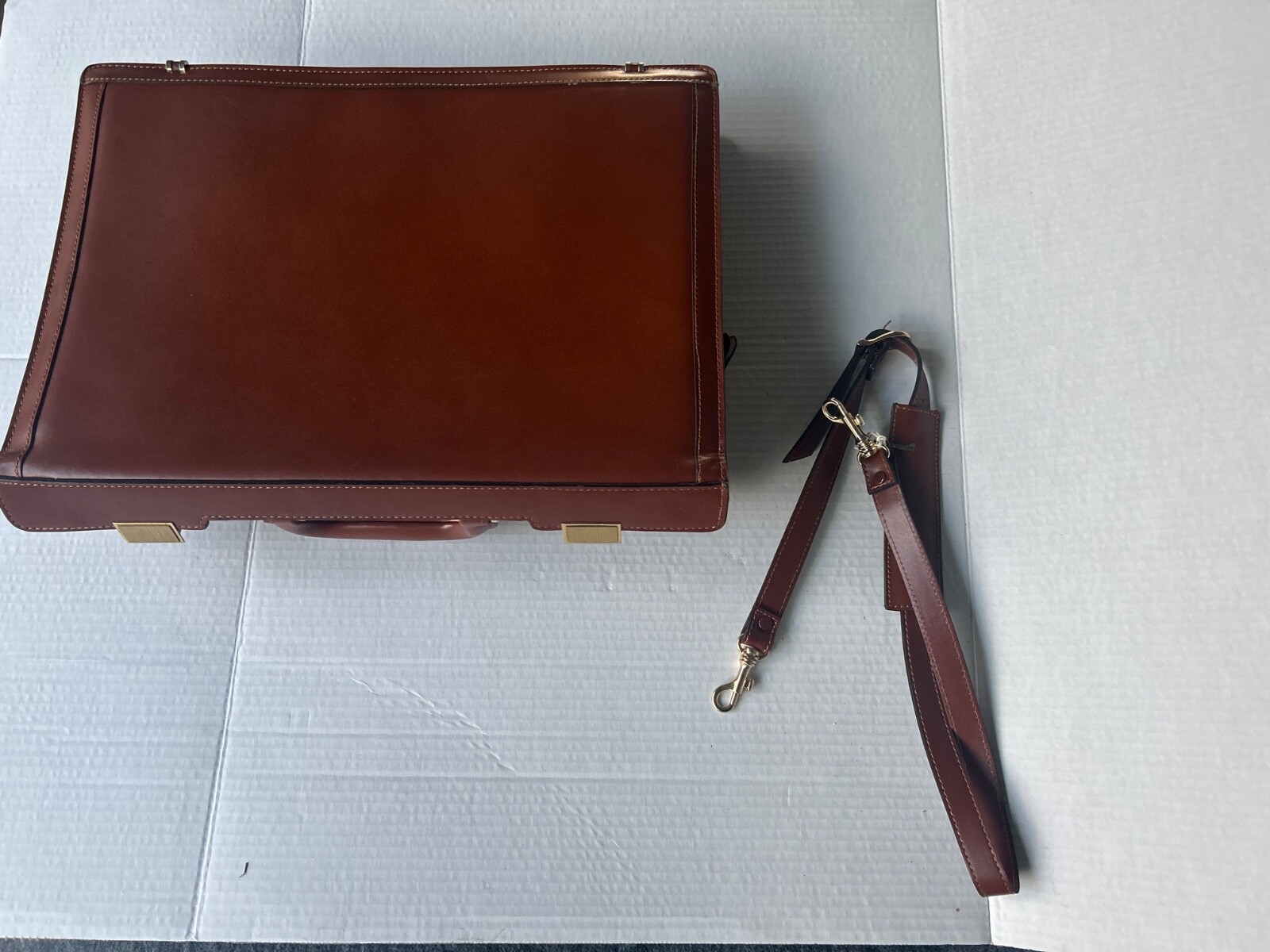 Leather Briefcase Brown – Cowhide – 17 inches long and 12 inches in height