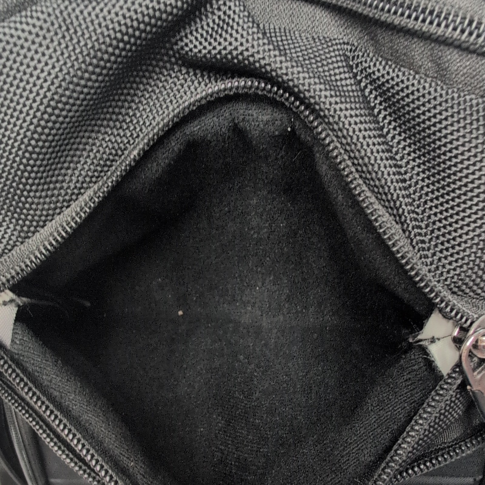Kenneth Cole Reaction Large Black Backpack Zip Padded Adjustable Straps Pockets