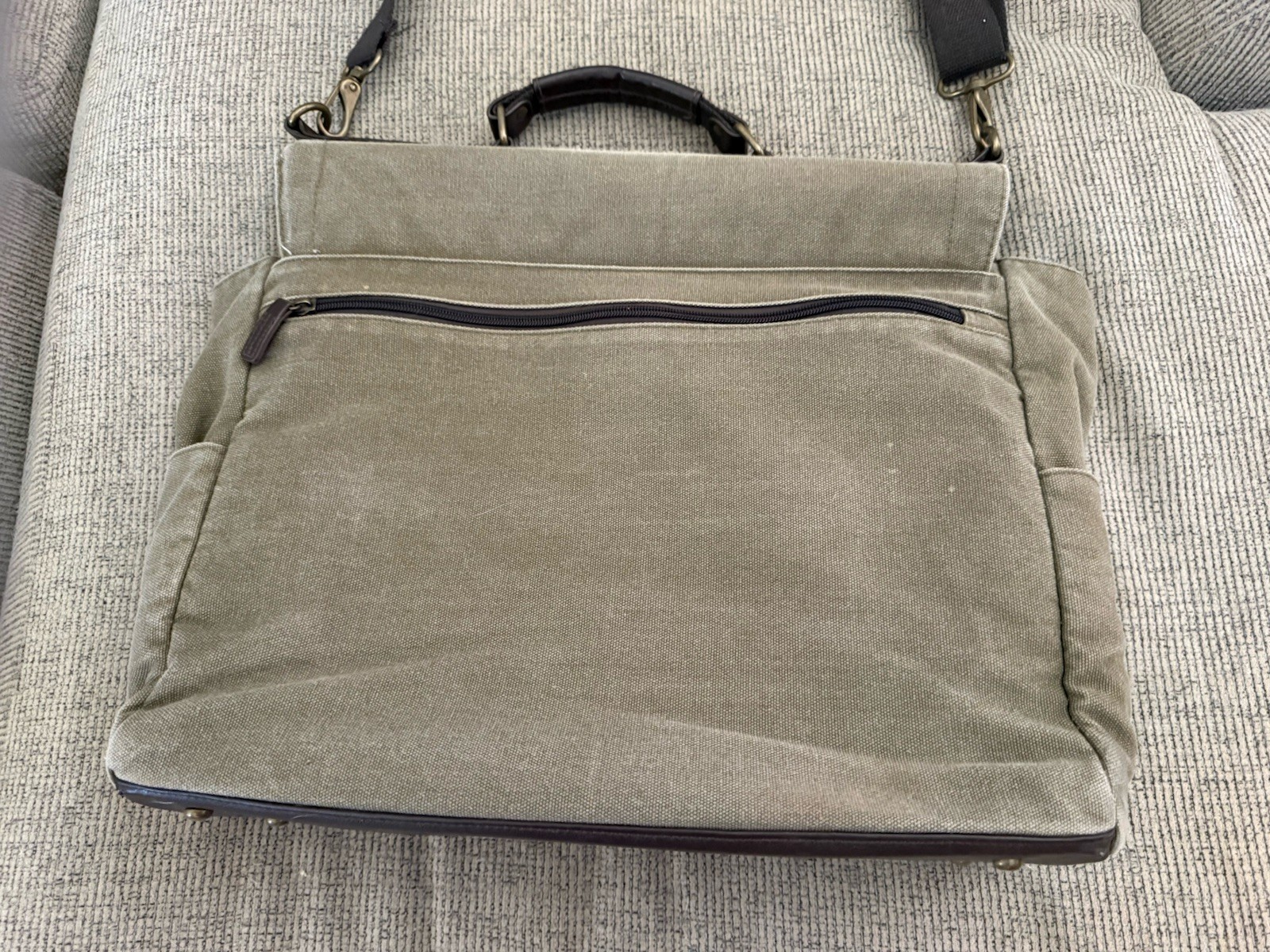 CHAPS Messenger Canvas Laptop Shoulder Bag Elmhurst Business. Green- Brown