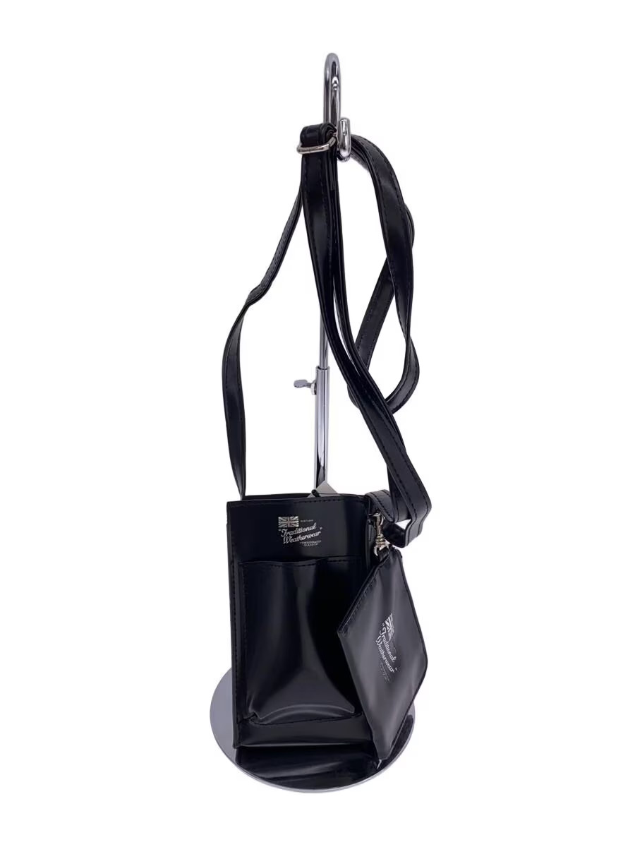 Traditional Weatherwear Shoulder Bag in Faux Leather, Black