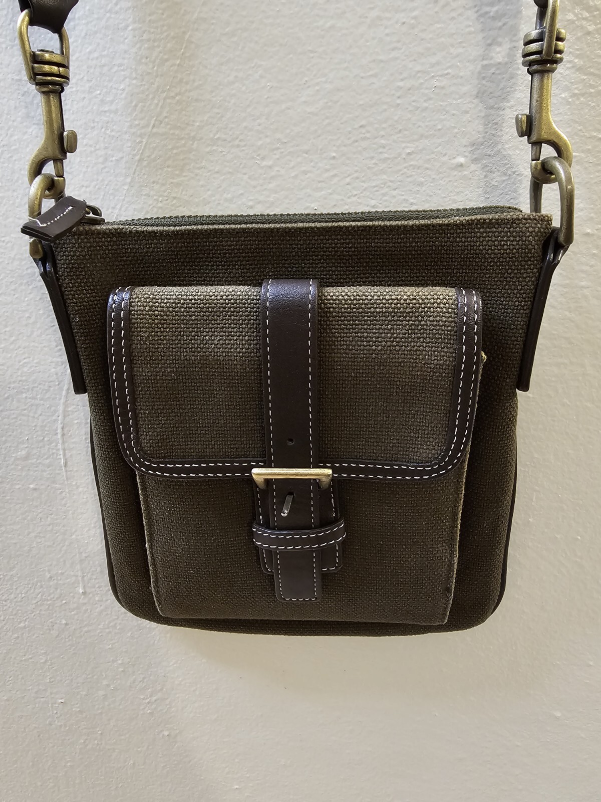 Eddie Bauer Travel Bag CrossBody Purse Secure Strap 8 X 7, NICE!