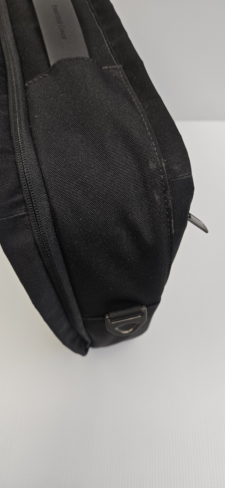 TUMI T-TECH 16” Messenger Laptop Nylon Black Bag 67740D with Shoulder Strap