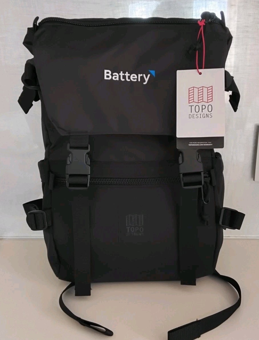 Topo Designs Rover Pack Classic Backpack | Black/Black | NWT 20L – Battery Logo