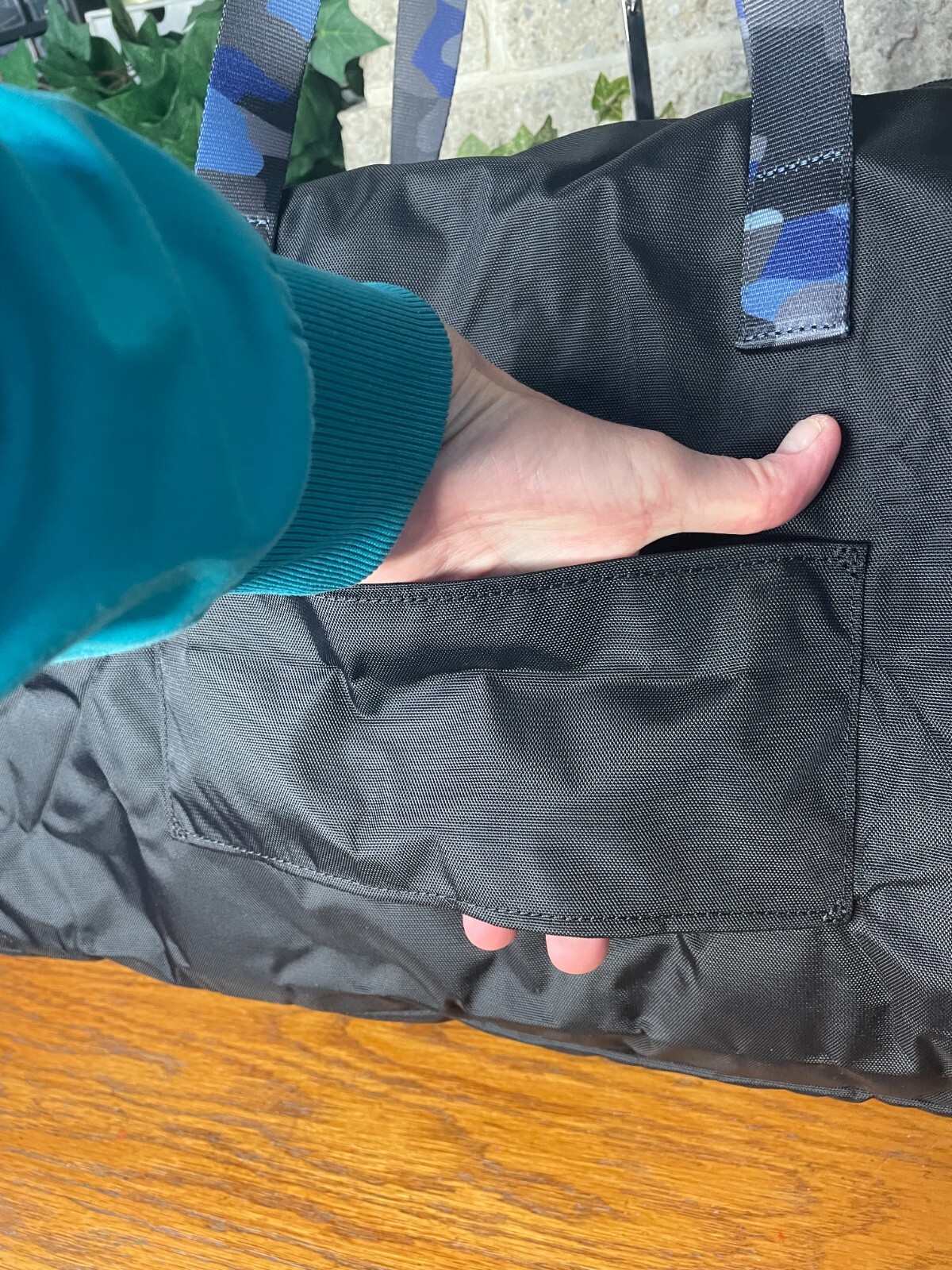NWT TUMI NAVY CAMO BLACK PACKABLE DUFFLE FOLDABLE DUFFEL TOTE BAG TRAVEL CARRYON