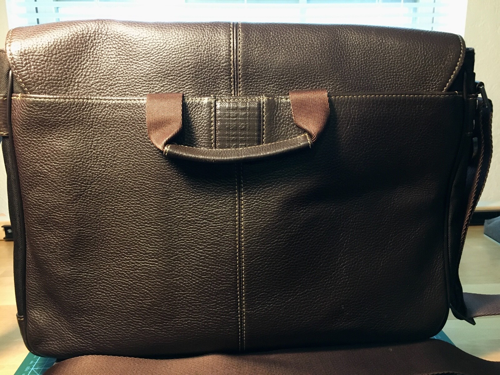Boconi Brown Leather Slim Zipster Laptop Briefcase Messenger 16″x 11.5″