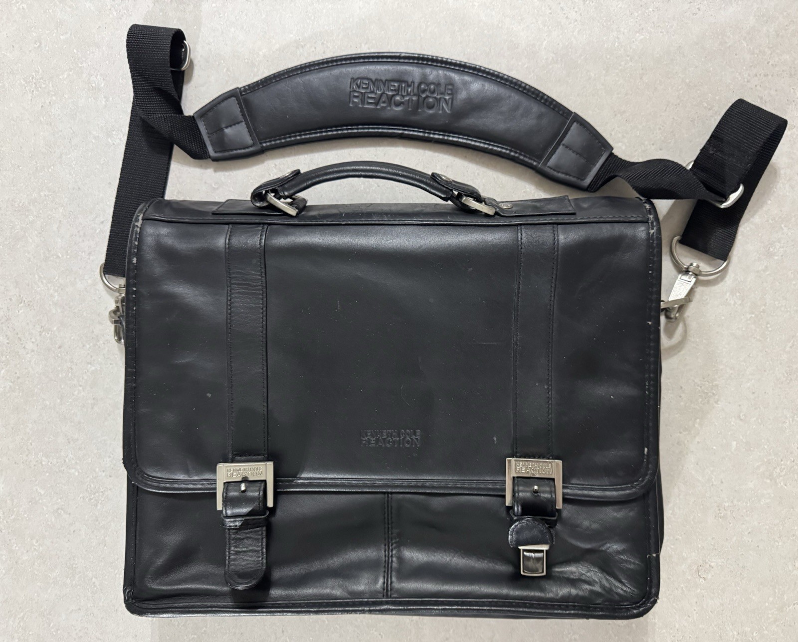 Kenneth Cole Reaction Messenger Bag – See Description