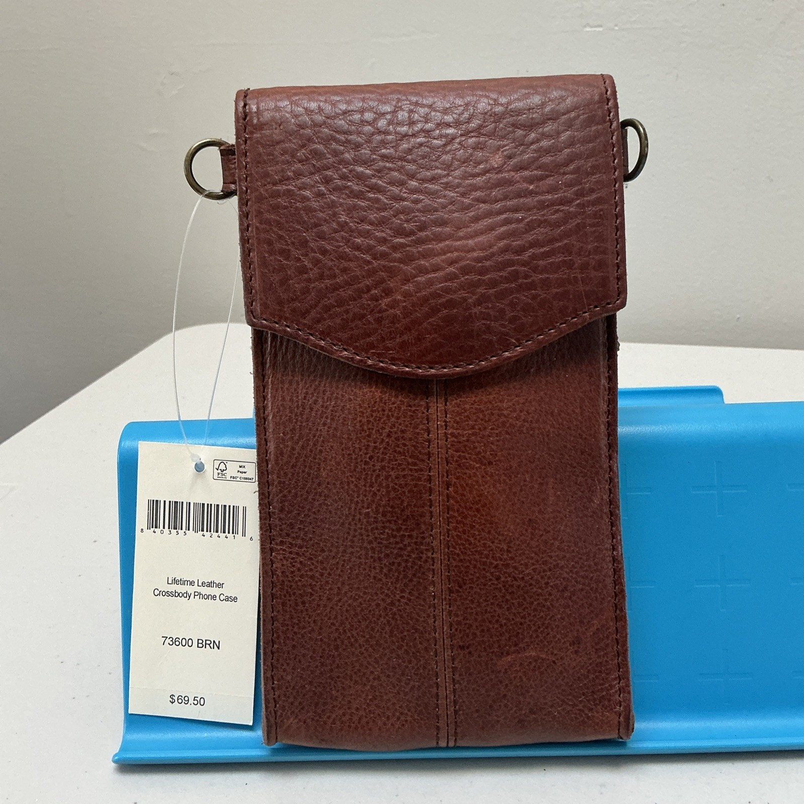 NEW Duluth Trading Co. Lifetime Leather Crossbody Phone Case. Brown