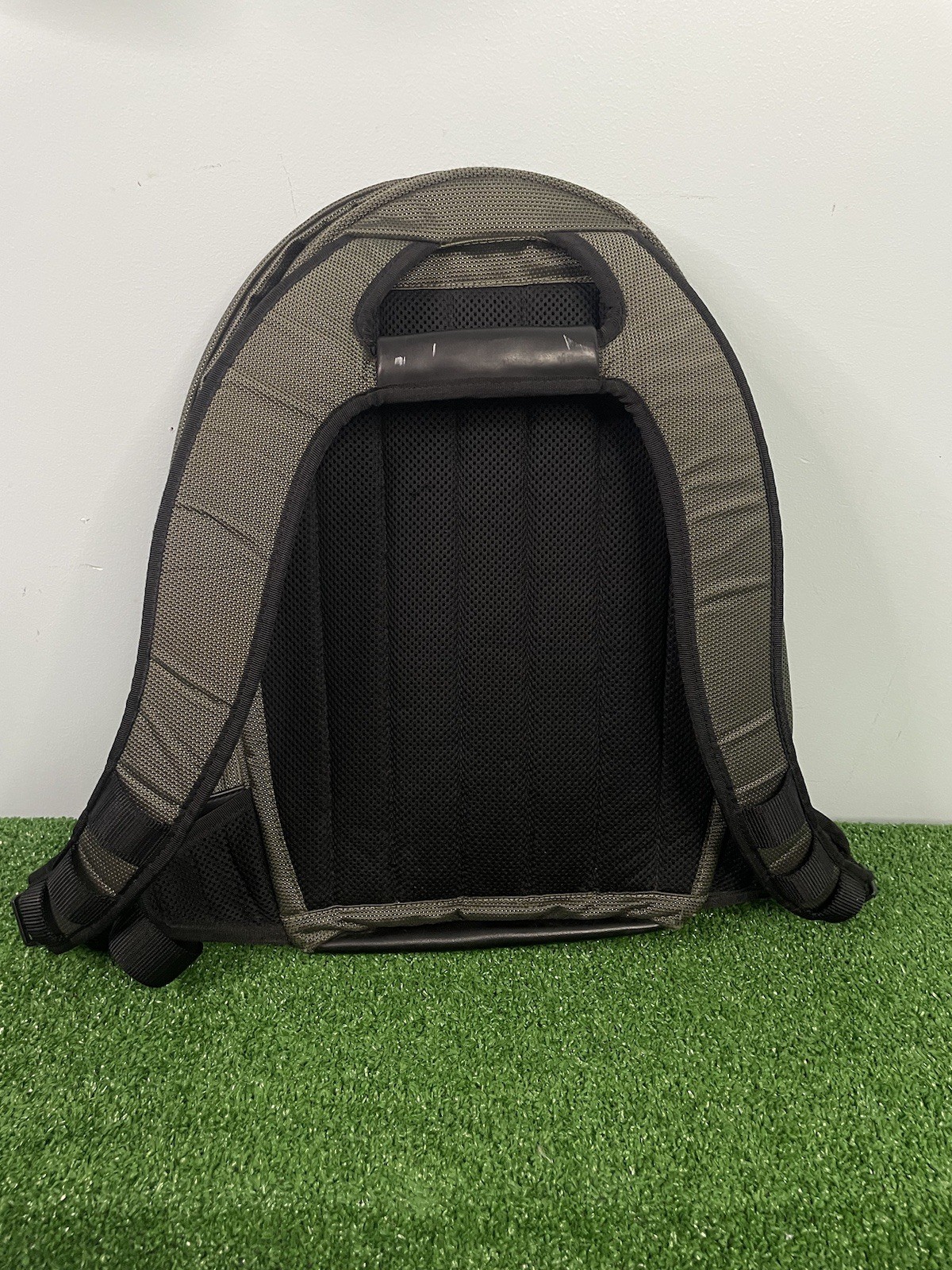 Tumi T2 Tech Backpack 513G Olive Green Appr 16x11x8 Ballistic Nylon & Leather B1