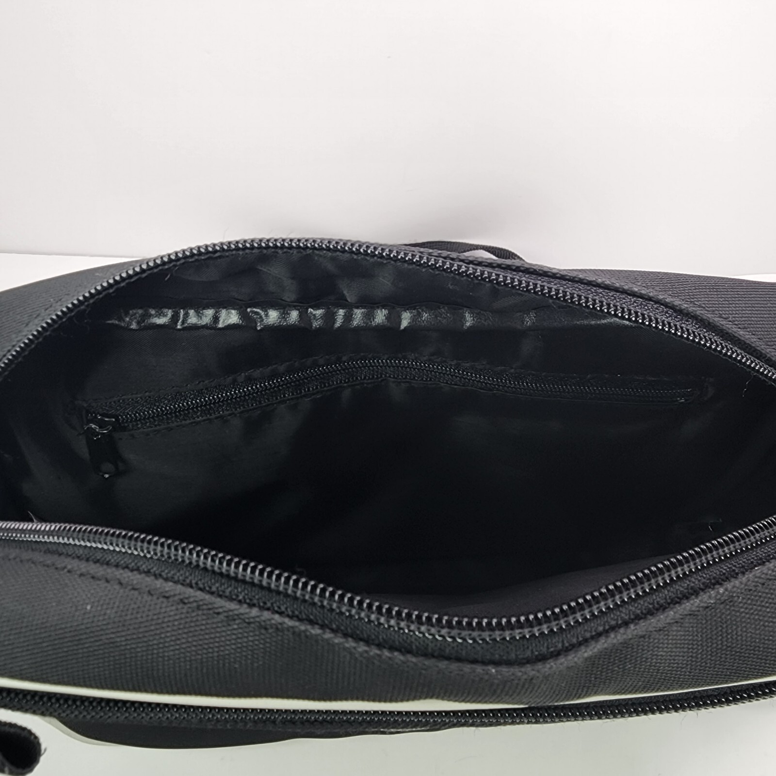 Vintage Black CrossOver Shoulder Style Bag SSPACE FOR CARDS