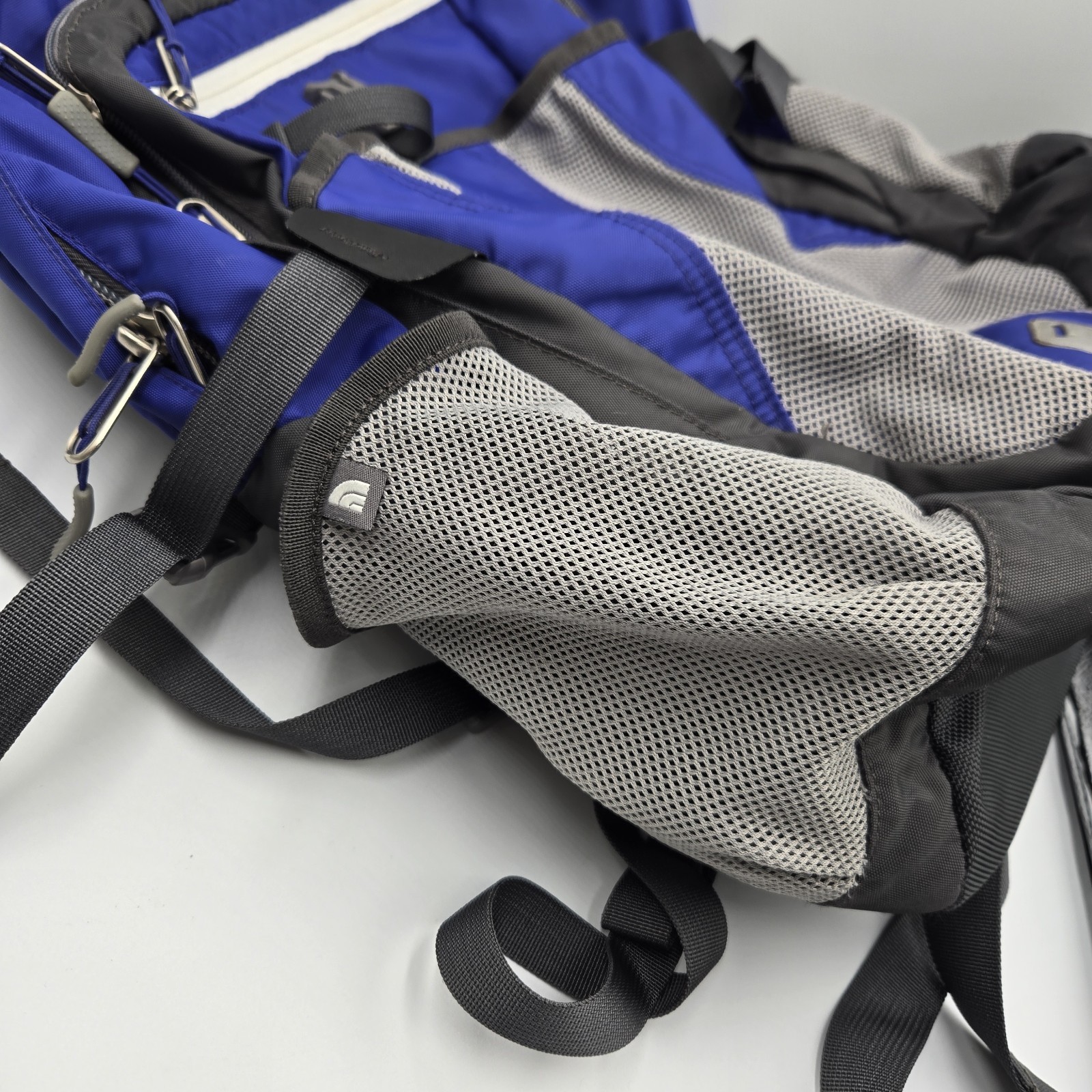 The North Face Recon Backpack Blue Gray Hiking Outdoor Bag